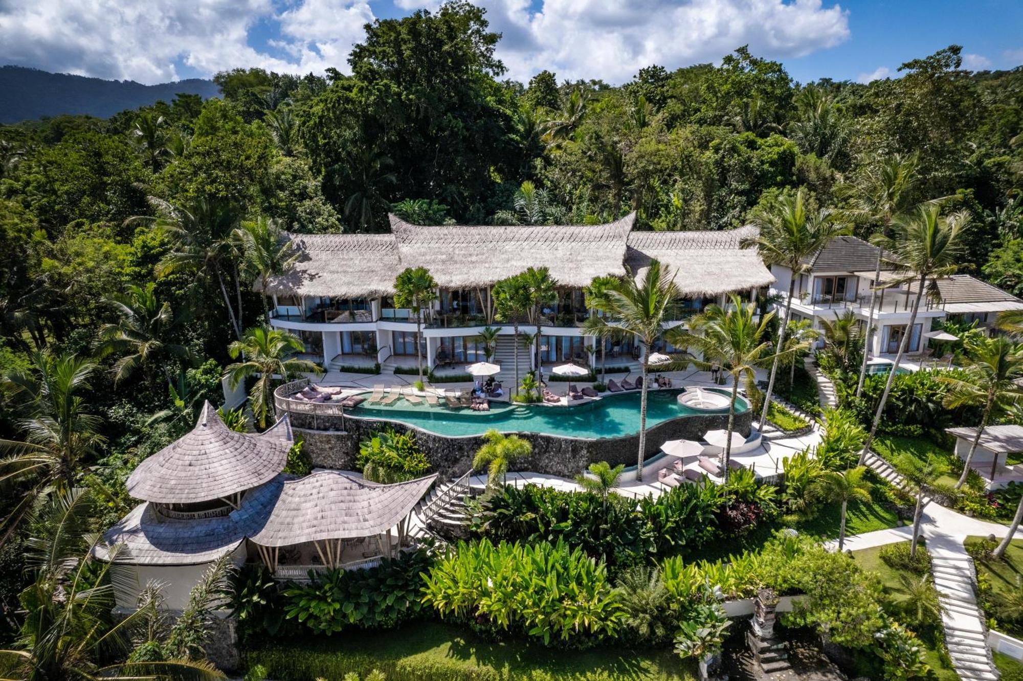 Neano Escape Hotel Manggis Buitenkant foto Aerial view of the resort